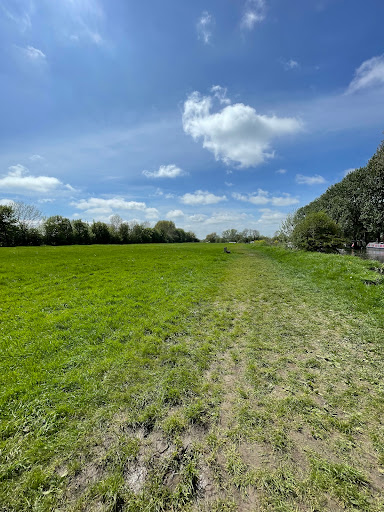 Lechlade Riverside Car Park