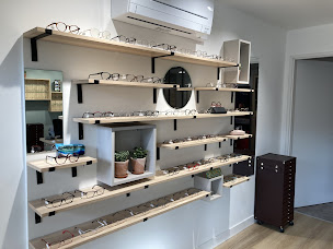 Photo n°3 de Céline Optique à Porte des Pierres Dorées (Opticien)