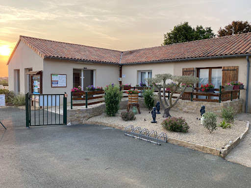 Photo de Camping Le Futuriste à Saint-Georges-lès-Baillargeaux (86130)