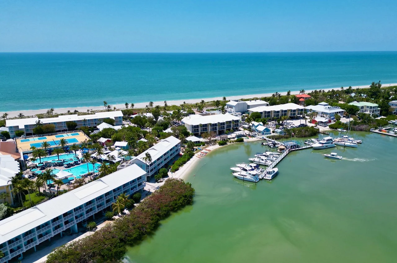 'Tween Waters Inn & Marina
