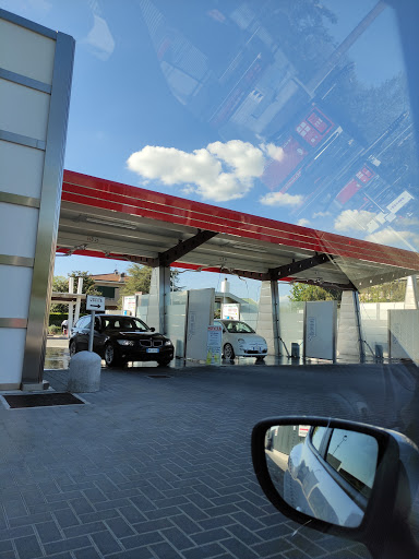 Autolavaggio elefantino Gallery - Italy