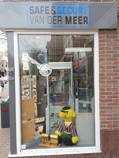 Safe & Secure Van der Meer