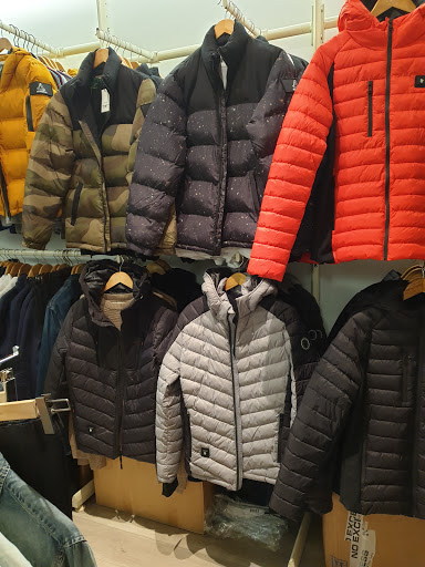 Back Store - Visual