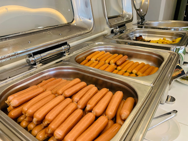 De Hug Hotel & Residence‎ by null