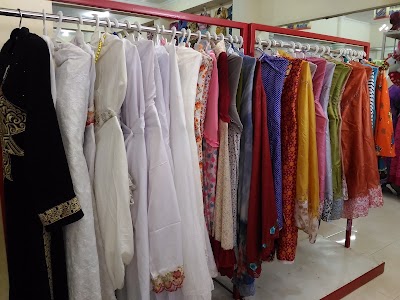 Photos of Ayu Swalayan