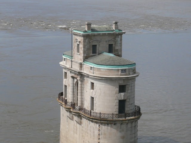 Chain of Rocks Bridge