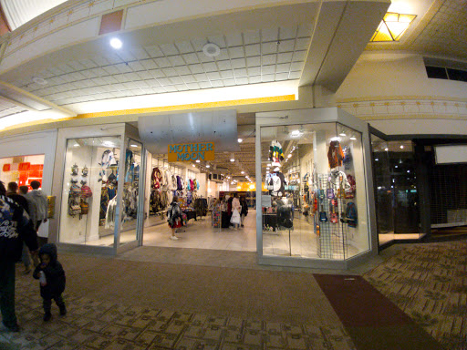 Mother Moon @ The Lakes Mall