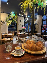 Photo n°13 de LES ARTISTES à Paris (Bar à vin)