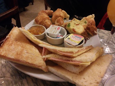 Photos of Caf&eacute; Tortoni