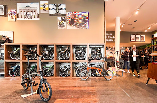 Brompton Junction Berlin - Visual