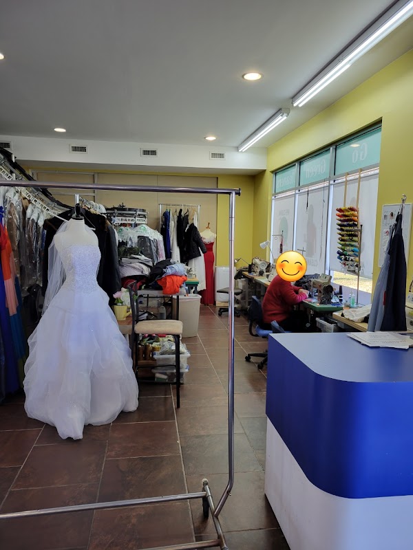 Go Green Cleaners storefront and entrance in Middletown