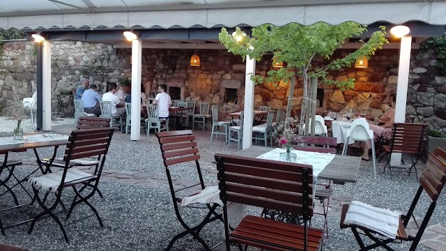 Restaurant "Kővirág"
