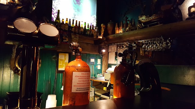 Underwater Pub