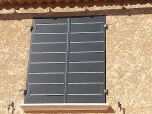 Photo n°29 de Burgard Rénovation Menuiserie SASU à Le Thoronet (Magasin de stores et de rideaux)