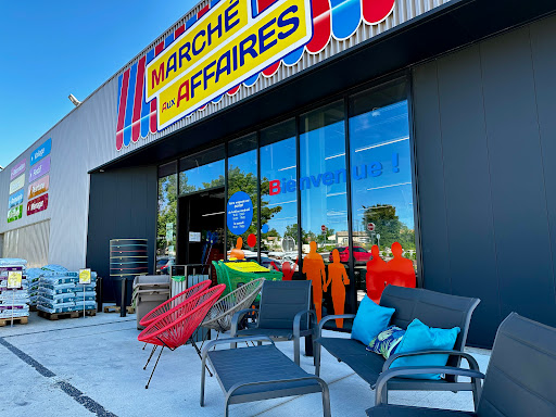 Photo de Marché aux Affaires Champdeniers