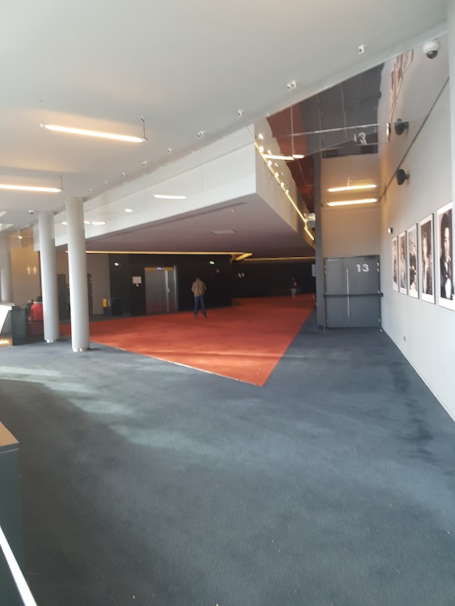 UGC Ciné Cité O'Parinor