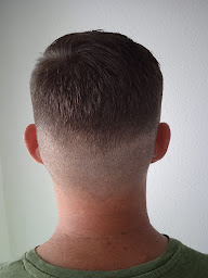 Photo n°6 de FREDERICK Coiffeur à domicile. à Saint-Laurent-du-Var (Entrepreneur)