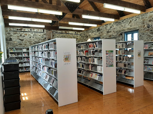 Luc-Lacourcière Library in Beaumont