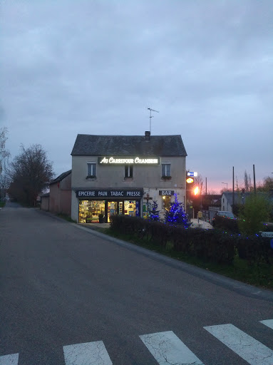 Au Carrefour Chambrin - Thumbnail