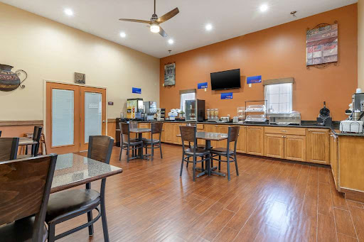 Best Western Windwood Inn & Suites Gallery - United States