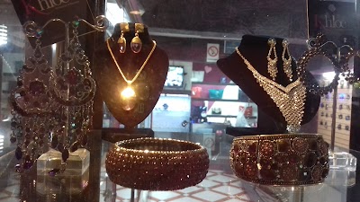 Photos of KHLOE accesorios & joyas
