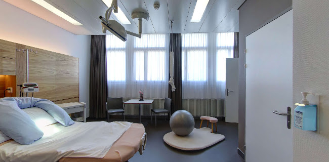 Rezensionen über Hirslanden AndreasKlinik Cham Zug in Arth - Krankenhaus
