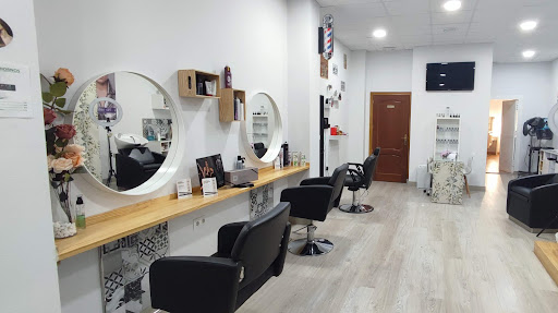 Salón de Belleza Mari Hornos