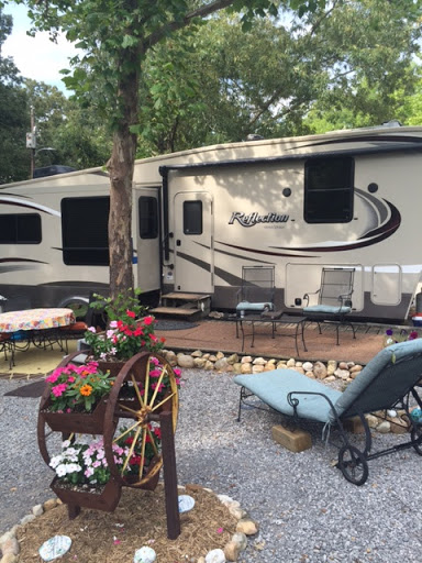Aurora Oaks Campground - Thumbnail