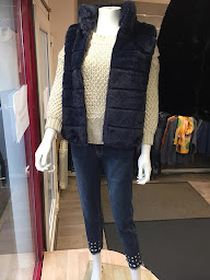 Photo n°2 de Les Couleurs D'Ines à Verneuil d'Avre et d'Iton (Magasin de vêtements pour femmes)