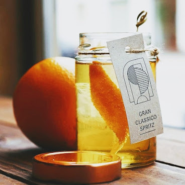 Nathanja & Heinrich Café / Bar Neukölln by null