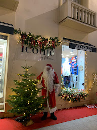 Photo n°22 de Iconic by Phanie / Napapijri l North sails l Boutique à Saint-Raphaël à Saint-Raphaël (Magasin de vêtements pour jeunes)