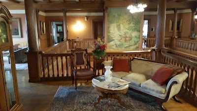 Photos of Graceland Inn & Conference Center