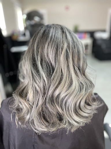 Brush Hair Artistry - Thumbnail