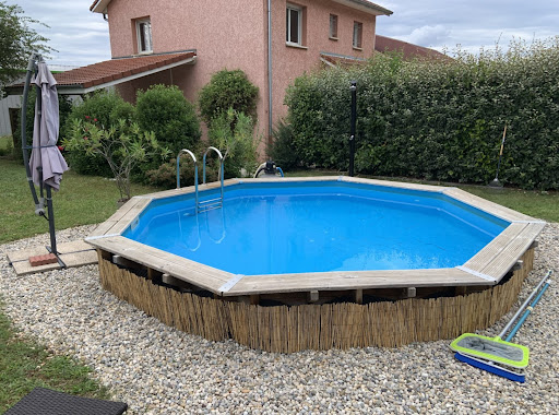 Photo de Maison de Violette : Location de Gite avec piscine, au calme, Ain, Auvergne-Rhône-Alpes