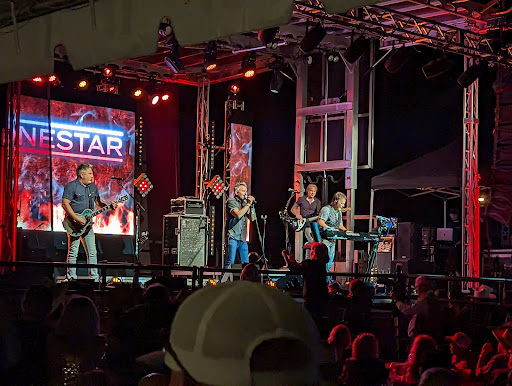 Dewey Dossett Woodlawn Arena Gallery - United States