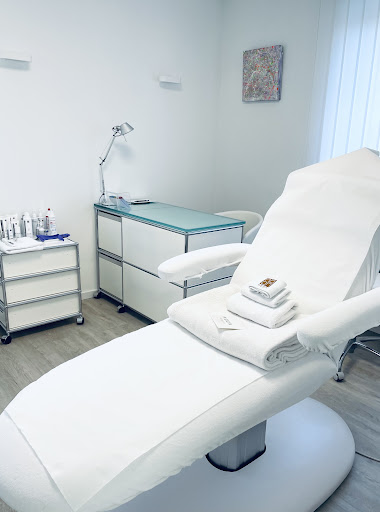 Kosmetik & Ästhetik Traufetter-Forooghi