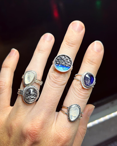 Nora Julia - Thumbnail