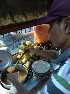 Ketupat Sayur Haji Entong, Author: joni lim