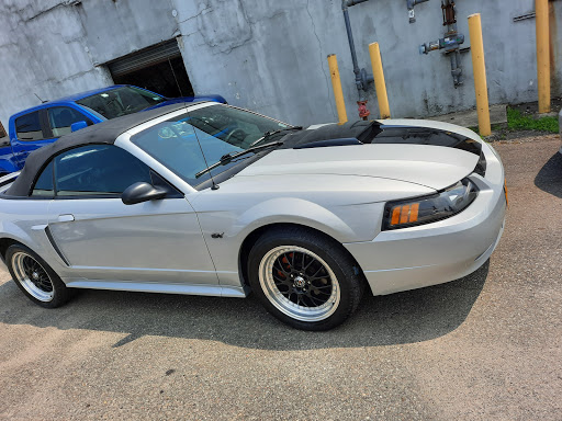 Pete's Towing & Autobody Gallery - United States