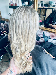 Photo n°3 de Sup’ haïr belle by s # spécialiste en blond , extension de cheveux , botox , lissage indien et brésilien à Amayé-sur-Orne (Salon de coiffure)