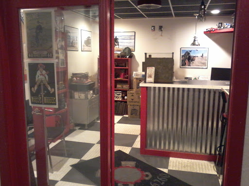 Sam & Jerry's Garage