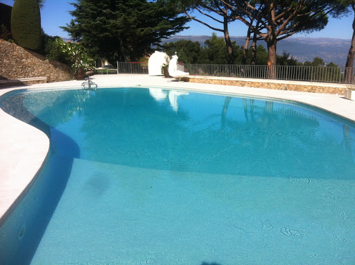 Photo de Julien piscine à Saint-Raphaël (83700;83530)
