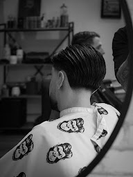 Photo n°27 de Serious Barber & Hair Cut Fréjus à Fréjus (Salon de coiffure)