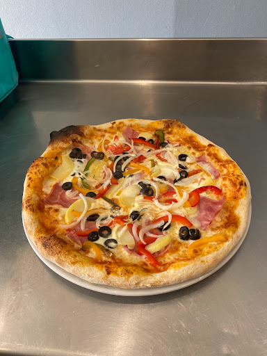 Photo 2 - BAZOUGES PIZZA