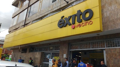 Photos of &Eacute;xito Restrepo
