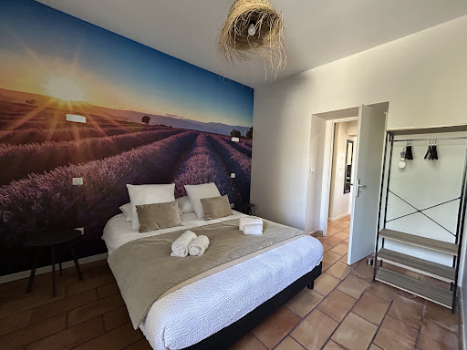 Photo de Clos des Mouliniers - Gites 5* en Ardèche - Piscine - Massages bien-être sur place à Saint-Privat (07200)