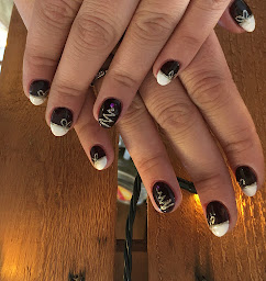 Photo n°11 de Révolutio'Nails à Montbard (Salon de manucure)