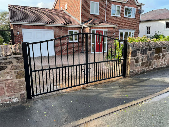 E Reynolds Fencing