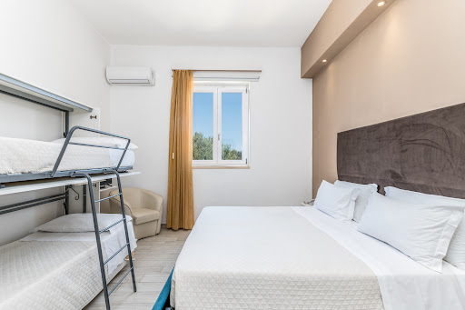 Hotel reverse - Visual