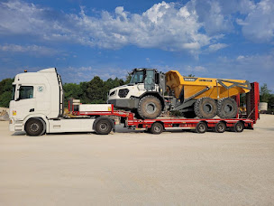 Photo n°18 de Transports DE LIMA à Saint-Germain-du-Puch (Société de transport routier)